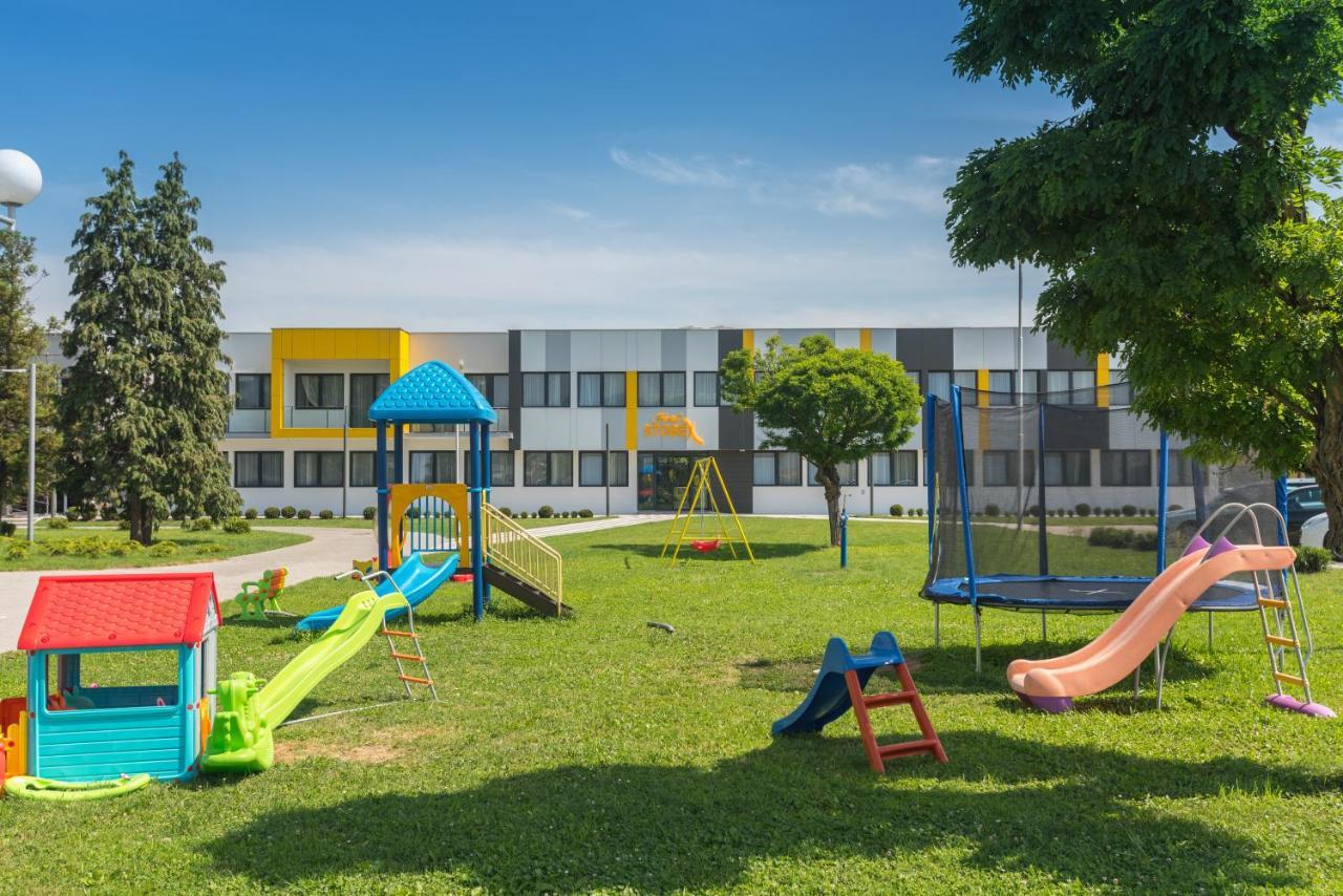 Hotel Stobex Loznica Exterior foto
